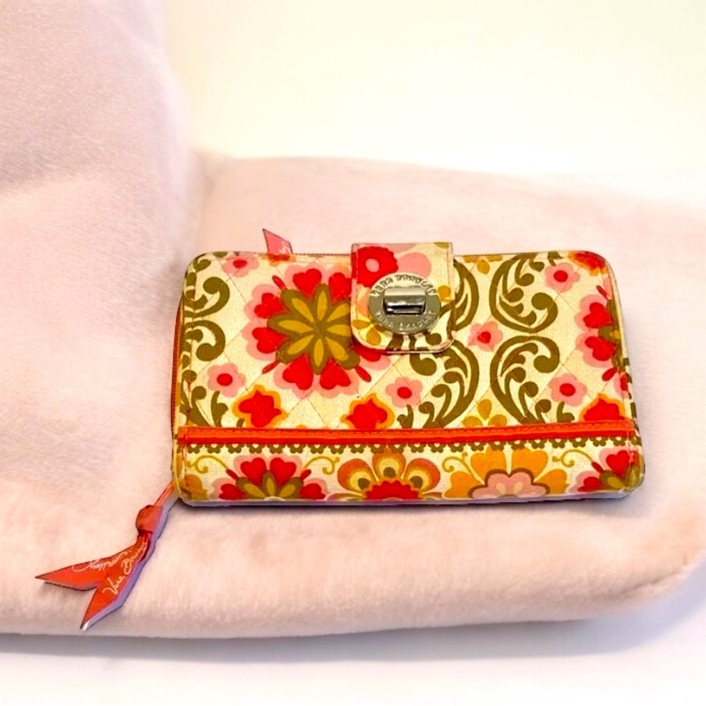 Vera Bradley Hipster Turnlock Floral Trifold Clutch Wallet
